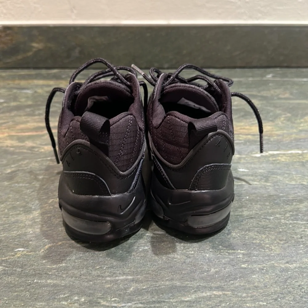 Nike Air Max 98 Triple Black Youth 5 / Women’s 6.5 / Everyday Sneaker